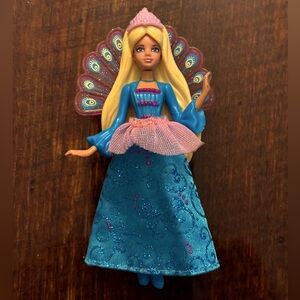 Barbie Island Princess mini figure